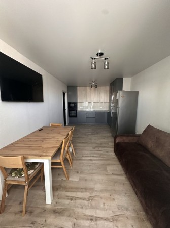 Продаж 2к квартири 78 кв. м на вул. Симоненка 111 - фото 1