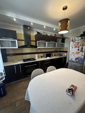 Двокімнатна квартира 80 м2 з меблями та технікою. Сертифікат - так - фото 1