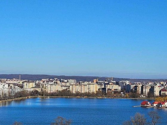Продаж 1-кімнатної квартири в елітному біля міського озера Івано-Франківськ