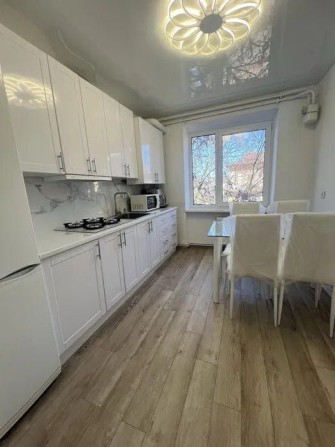 продаж 4-кім в центрі міста - фото 1