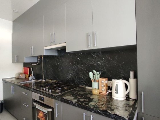 Квартира з РЕМОНТОМ і мінімальним оформленням