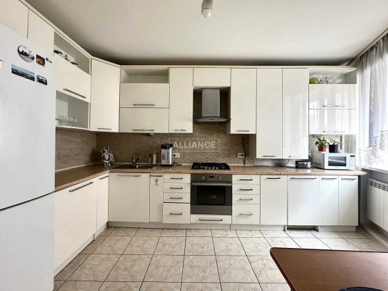 3 кімнатна квартира з ремонтом та меблями в центрі Івано-Франківськ