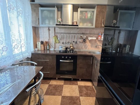 3 квмн. Космонавтіів, з меблями та технікою Кривой Рог