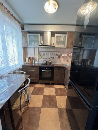 3 квмн. Космонавтіів, з меблями та технікою - фото 1