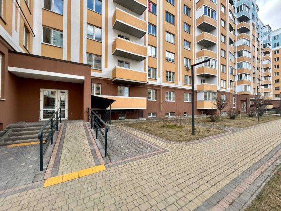 Готова трикімнатна квартира з індивідуальним газовим опаленням. Буча