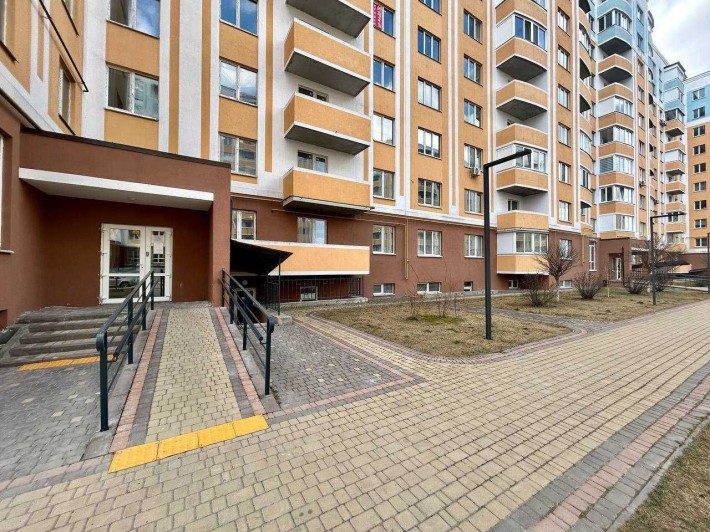 Готова трикімнатна квартира з індивідуальним газовим опаленням. - фото 1