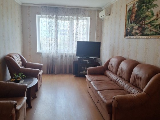 Квартира  з покращеним плануванням по вулиці Чарівна 25 з індивідуальним опаленням Кривой Рог