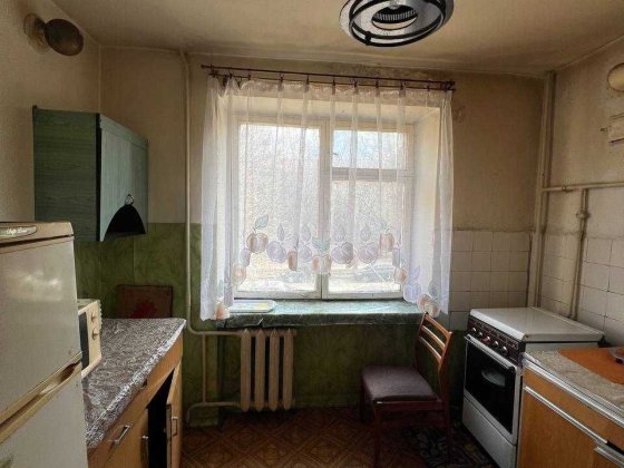 Продаж чешки біля Проміня без ремонту. Луцк