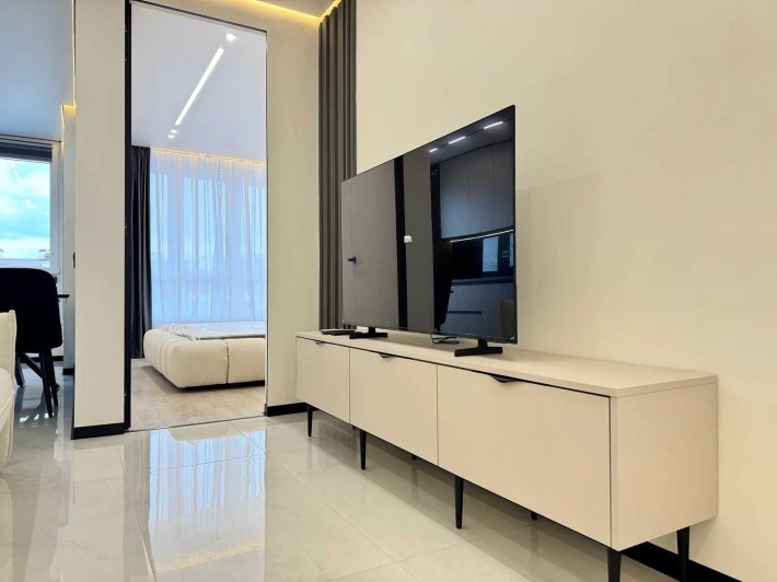 Двокімнатна в центрі з видом на ратушу - фото 1