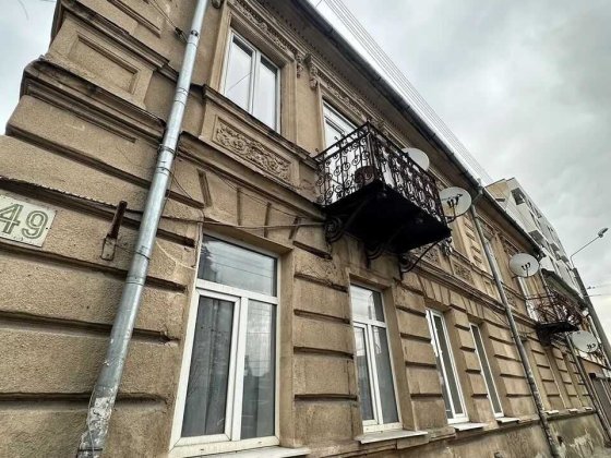 1 кім квартира поруч з вокзалом можна під держ програми Ивано-Франковск