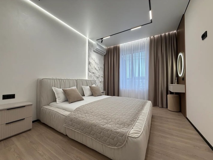 ПРОДАМ! Трикімнатна квартира укомплектована 93м2 озеро газ - фото 1