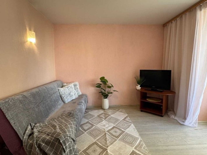 Продаж квартири з ремонтом та меблями! - фото 1