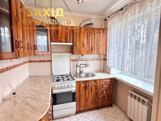 2 кімнатна р-н Відродження біля ТРЦ «Імідж»