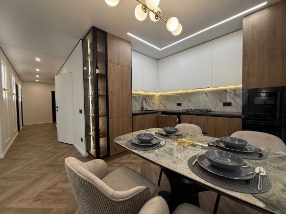 3-кімнатна дизайнерська квартира в Family Plaza Ивано-Франковск