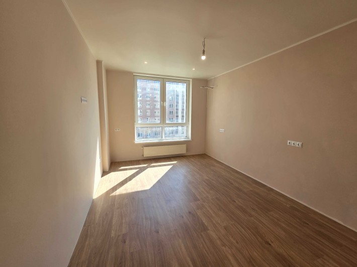 Простора квартира з ремонтом 36 м.кв. ЖК Нова Буча. - фото 1