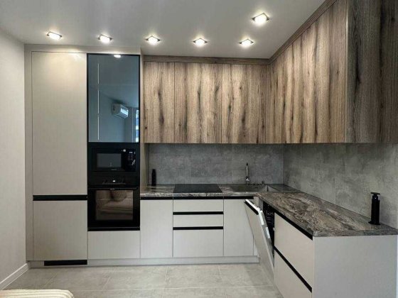 Продам 2 кім квартру + кухня студія Івано-Франківськ