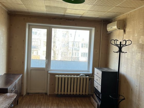 Продам 1 кім 3/5 вул Караманіц 64 Кривой Рог