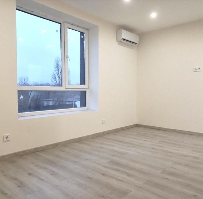 Хороша 2к з новим ремонтом! Біля парку та Набережної! - фото 1