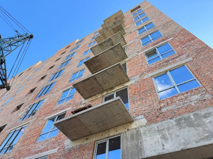 Найбільша трьохкімнатна квартира в центрі за вигідною ціною, котлом у спальному районі - фото 1