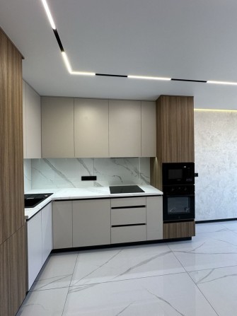 Продам Стильну євро 2к квартиру - фото 1