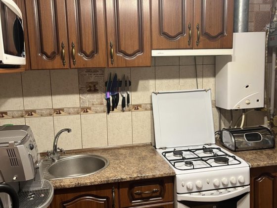 Продается 3 ком квартира ул.МИРОВИЧА 7 с отличным ремонтом и мебелью Кривой Рог