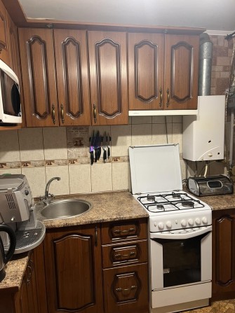 Продается 3 ком квартира ул.МИРОВИЧА 7 с отличным ремонтом и мебелью - фото 1