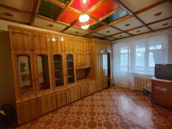 Продам 1- но кімнатну квартиру на 44- му кварталі Кривой Рог