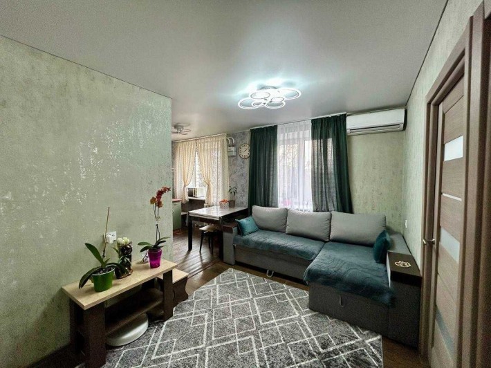 Продаж 2-кімнатної квартири з кухнею-вітальнею | вул. Г.-Артемовського - фото 1