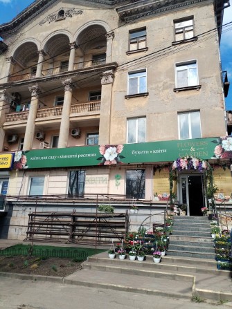 Продам 3 кімнатну "сталінку" на площі Визволення. - фото 1