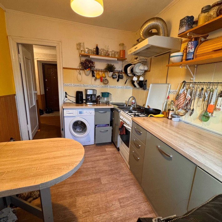 Продаж 4к квартири по вул.Бельведерська в центрі міста Постанови - фото 1