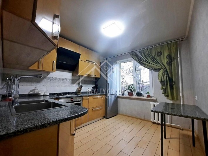 Продаж 3-к  2/9 вул. Володимира Великого сертифікат ( е Відновлення) - фото 1