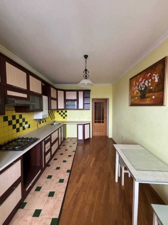 Продам 3-кімнатну квартиру в центрі міста! - фото 1