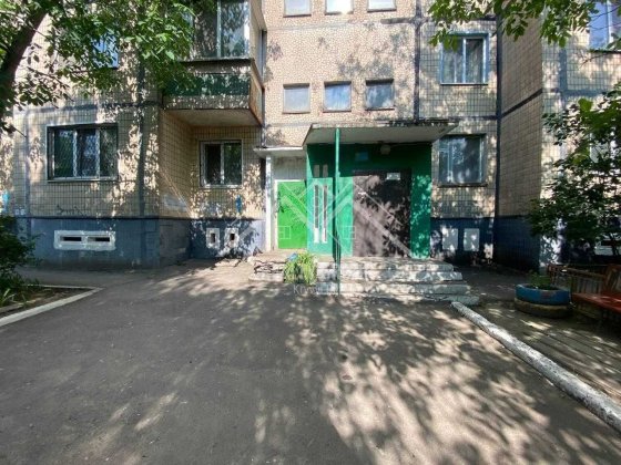 Продається 2-к. кв.  з двома лоджиями , мкрн. Сонячний! Кривий Ріг