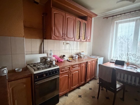 Продам 4 кімнатну квартиру по вулиці Спаська 23 Кривий Ріг