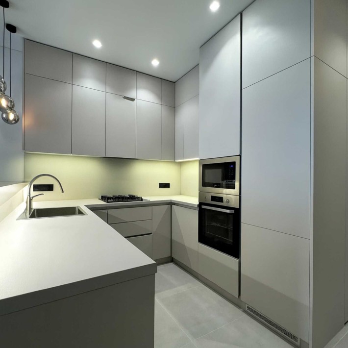 3х кімнатна квартира в центрі міста з ремонтом та меблями, без комісії - фото 1