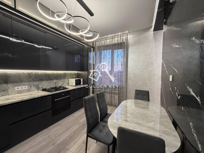 Продаж нової видової 2-кімнатної квартири пл. Визволення - фото 1