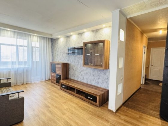 Продаємо КЛАСНУ 3-кімн квартиру на Космонавтів Кривий Ріг