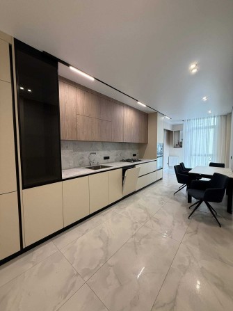 Нова 2 кімнатна в самому центрі міста - фото 1