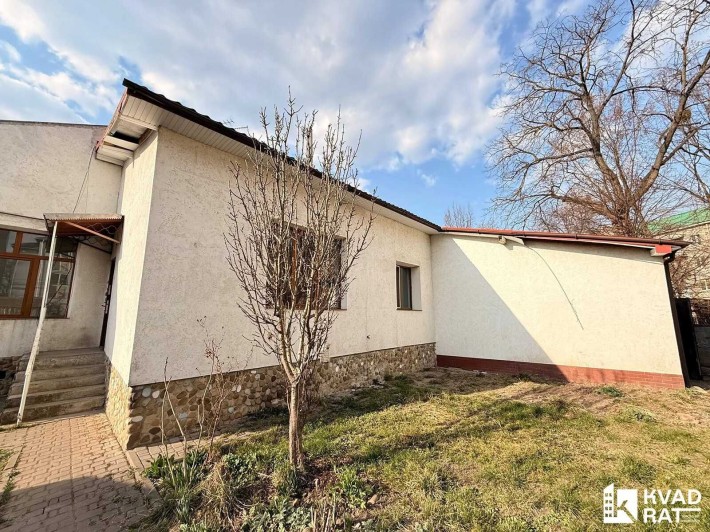 Продаж 4-кім в центрі біля вокзалу із гаражем та земельною ділянкою! - фото 1