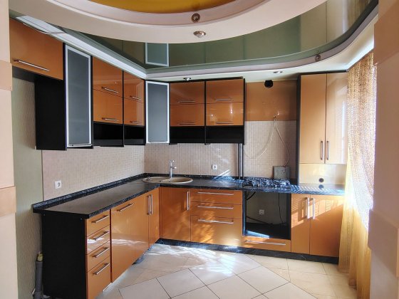 Продаж 3 кімнатної на БМВ з автономкою Кривой Рог