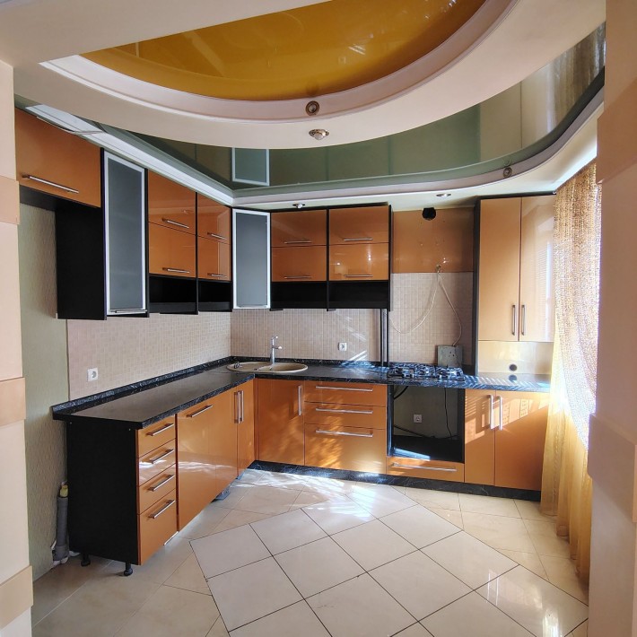 Продаж 3 кімнатної на БМВ з автономкою - фото 1