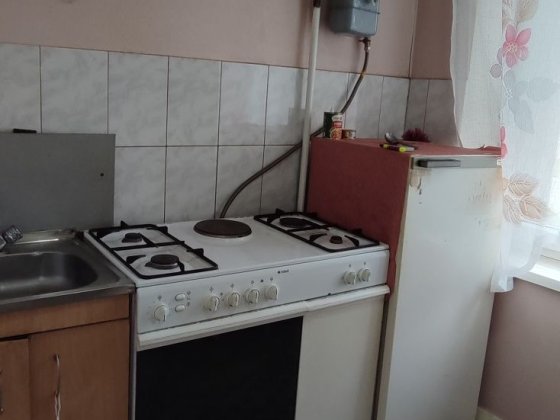 1 кімнатна малосімейка по Десантній на Зарічному