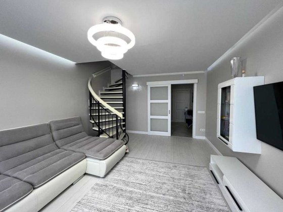 Сучасна простора укомплектована квартира для великої сімʼї Івано-Франківськ