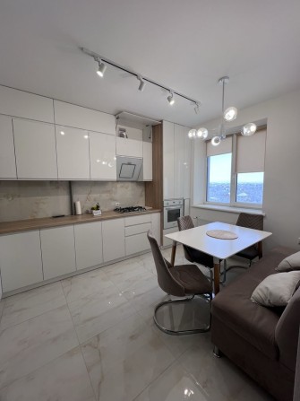 2 кім квартира у ЖК біля Епіцентру - фото 1