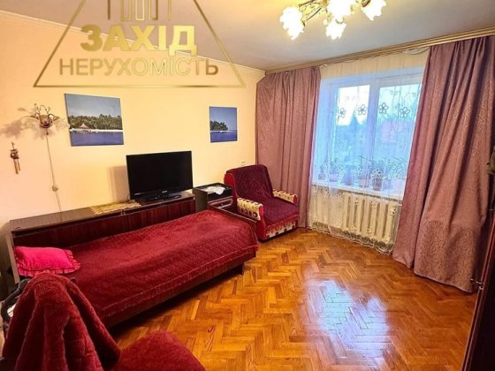 2 кімнатна неподалік центру 3 поверх, біля нового парку Луцьк