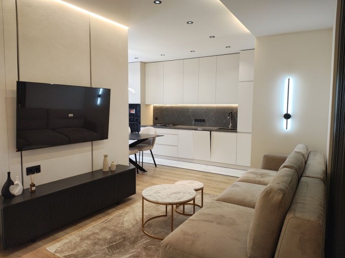 Стильна 2кімнатна квартира в центрі міста! - фото 1