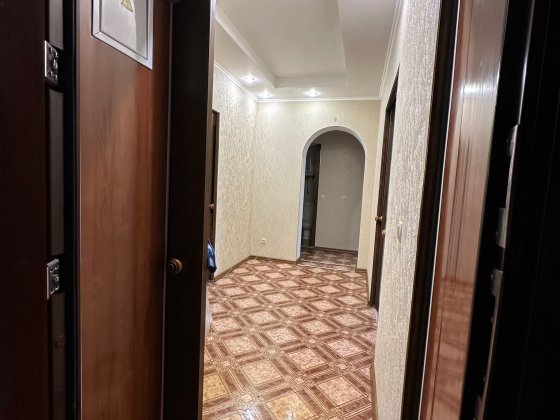 Продаж 3-кімнатної квартири в сталінці + сарай з підвалом Кривой Рог