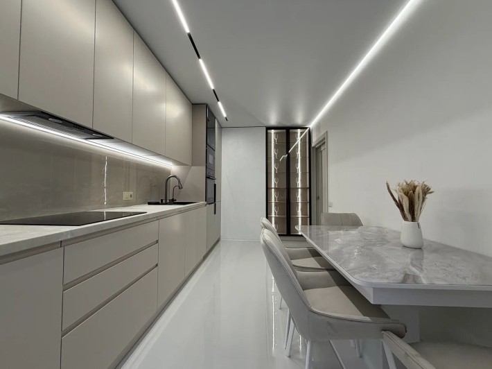 Елітна 2.5-кім в самому центрі міста/укомплектована/вул.Бельведерська - фото 1