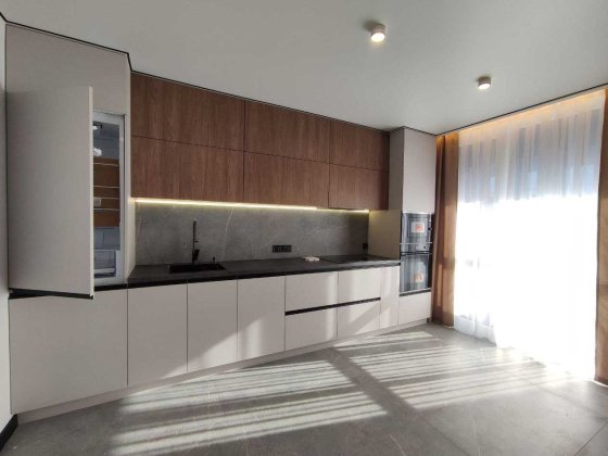 Продаж затишної 2-кім. квартири центр міста,озеро,меблі,техніка Івано-Франківськ