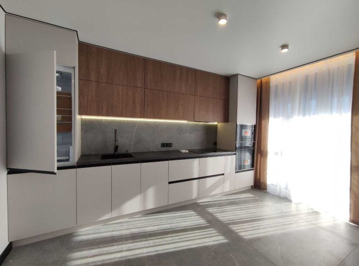 Продаж затишної 2-кім. квартири центр міста,озеро,меблі,техніка - фото 1